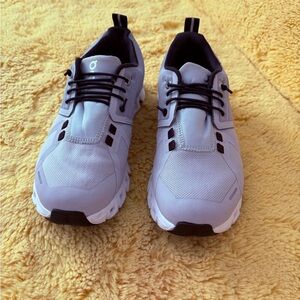 On Running Men's Light Gray Athletic Shoes